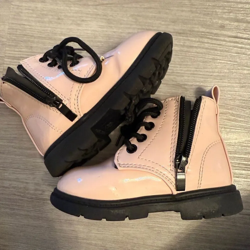 Comfy Kids Ankle Fashion Boots in Pink size 6M